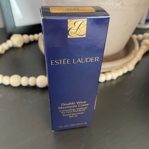 Ester Lauder Double Wear Maximum Cover Foundation